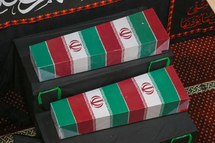 دو شهید گمنام در مسجد مقدس جمکران خاکسپاری میشوند دو شهید گمنام در مسجد مقدس جمکران خاکسپاری میشوند