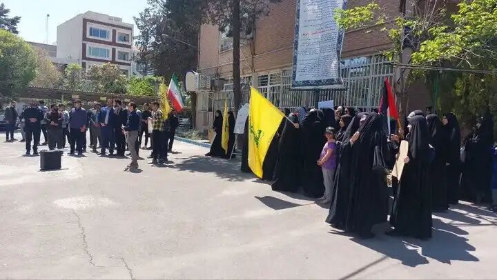 تجمع دانشجویان قزوینی در حمایت از مردم مظلوم غزه تجمع دانشجویان قزوینی در حمایت از مردم مظلوم غزه