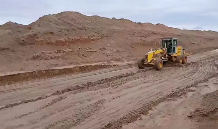 محور یزد - دربید همچنان مسدود است محور یزد - دربید همچنان مسدود است