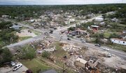 طوفان در «اکلاهما»ی آمریکا قربانی گرفت؛ قطع برق ده‌ها هزار مشترک
