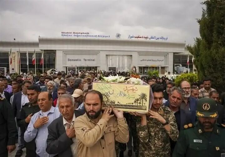 پایان انتظار ۳۷ ساله مادر شهید اسدپور در شیراز پایان انتظار ۳۷ ساله مادر شهید اسدپور در شیراز