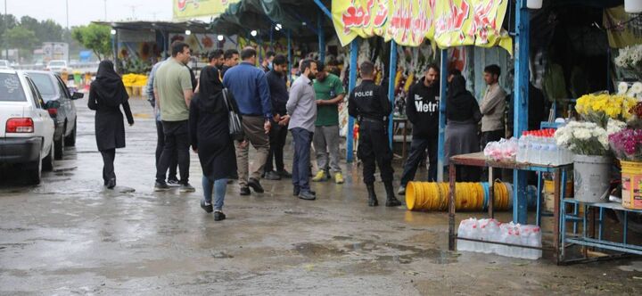 اجرای طرح ساماندهی کودکان گل فروش حاشیه بزرگراه شهید هاشمی و بهشت زهرا (س) اجرای طرح ساماندهی کودکان گل فروش حاشیه بزرگراه شهید هاشمی و بهشت زهرا (س)