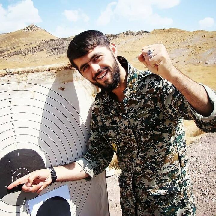 گریه های پیرمردی که اختلال حواس داشت برای شهید سیاهکالی گریه های پیرمردی که اختلال حواس داشت برای شهید سیاهکالی