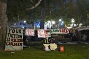 پلیس آمریکا جهت جمع‌آوری اردوگاه حامیان فلسطین در دانشگاه کالیفرنیای جنوبی وارد عمل شد