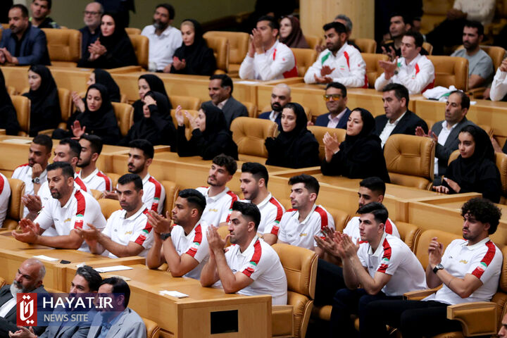 آیین تجلیل از قهرمانان و مدال آوران