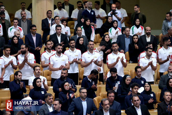 آیین تجلیل از قهرمانان و مدال آوران