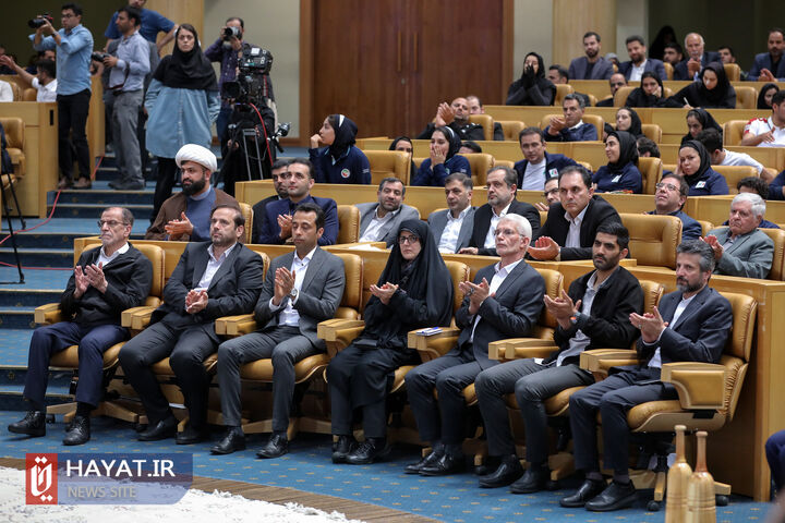 آیین تجلیل از قهرمانان و مدال آوران