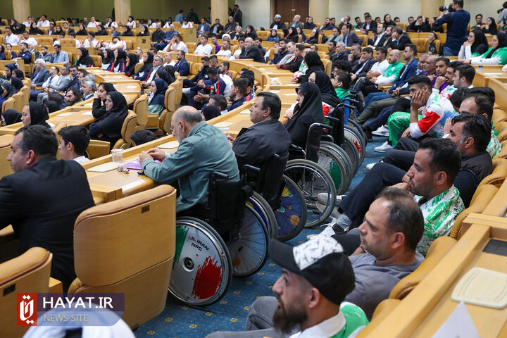 آیین تجلیل از قهرمانان و مدال آوران