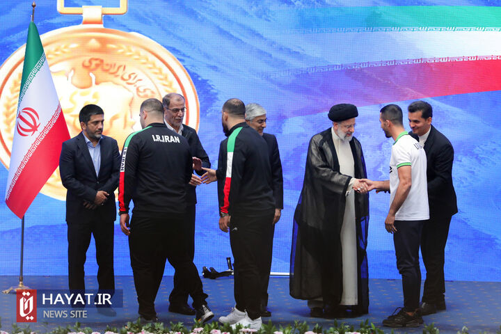 آیین تجلیل از قهرمانان و مدال آوران