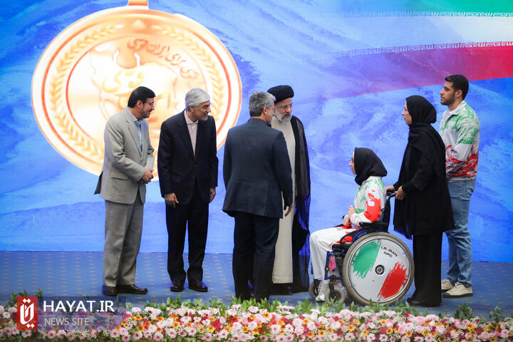 آیین تجلیل از قهرمانان و مدال آوران