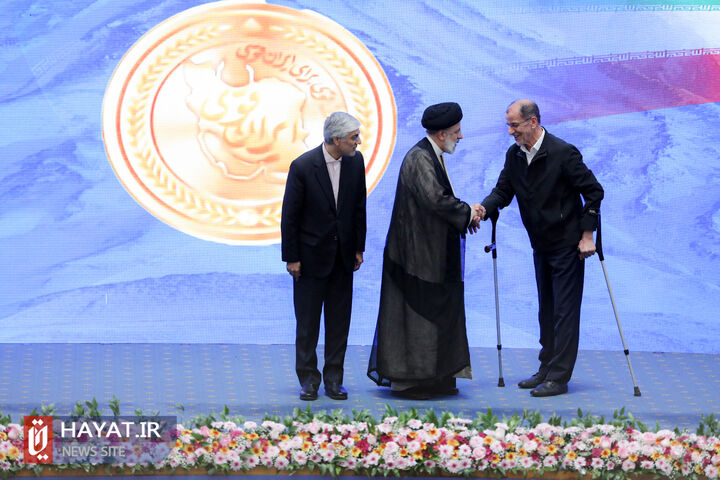 آیین تجلیل از قهرمانان و مدال آوران