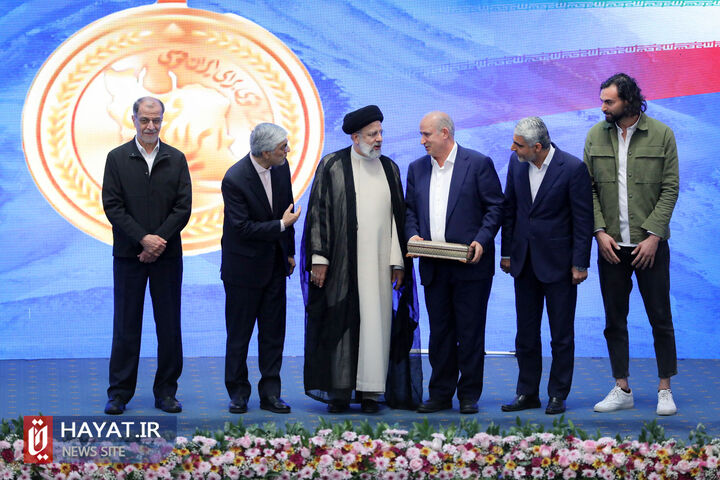 آیین تجلیل از قهرمانان و مدال آوران