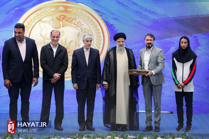 آیین تجلیل از قهرمانان و مدال آوران