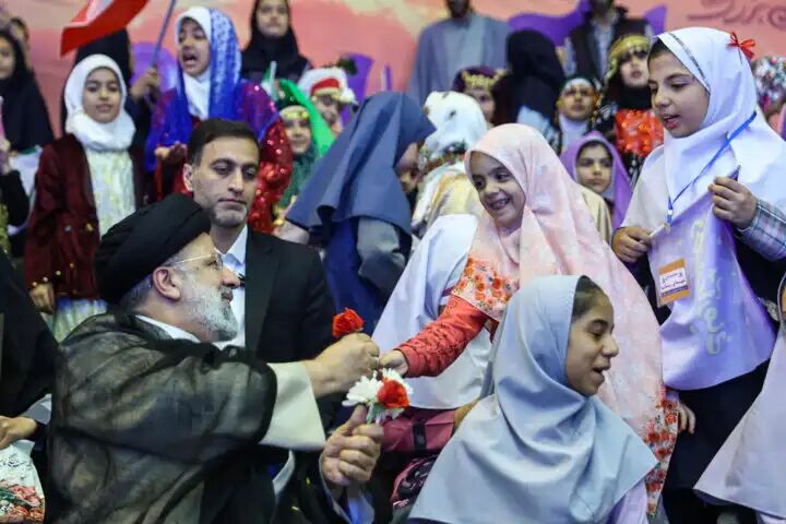 دختران سرمایه بزرگ کشور هستند/  منزوی کردن زنان را به هیچ وجه قبول نداریم دختران سرمایه بزرگ کشور هستند/  منزوی کردن زنان را به هیچ وجه قبول نداریم