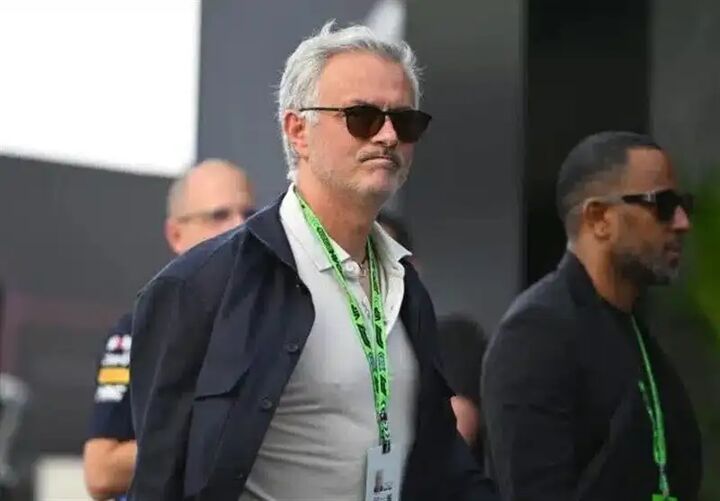 رد پیشنهاد تیم ملی پرتغال به خاطر رُم اشتباه بود رد پیشنهاد تیم ملی پرتغال به خاطر رُم اشتباه بود