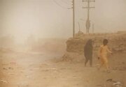 طوفان گرد و خاک سیستان ۳۲۴ را راهی بیمارستان کرد