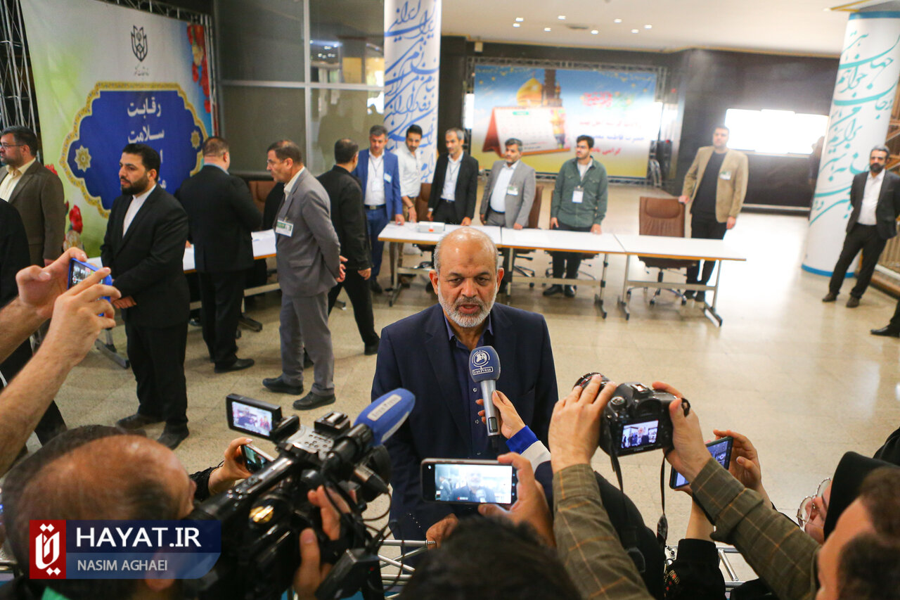 محمود احمدینژاد کاندیدای ریاست جمهوری شد/ ثبتنام وزیر ارشاد، سخنگوی امنا، 3 نماینده ادوار و یک چهره ناآشنا