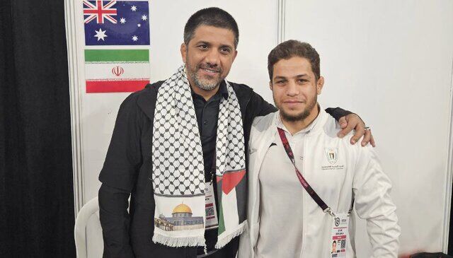 دیدار علیرضا دبیر با کشتیگیر فلسطینی در استانبول دیدار علیرضا دبیر با کشتیگیر فلسطینی در استانبول