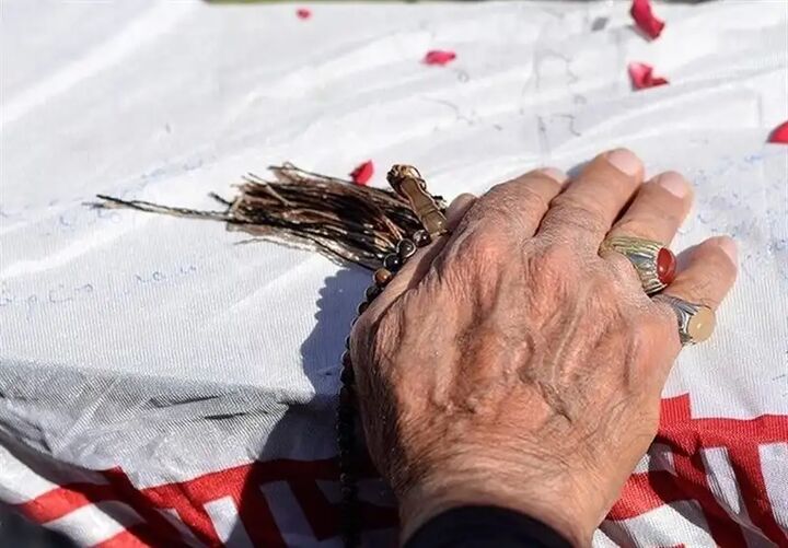 مراسم تشیع شهید سرباز وظیفه اصفهانی برگزار شد