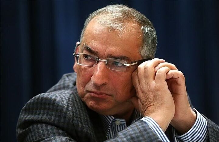 صادق زیباکلام روانه زندان شد صادق زیباکلام روانه زندان شد