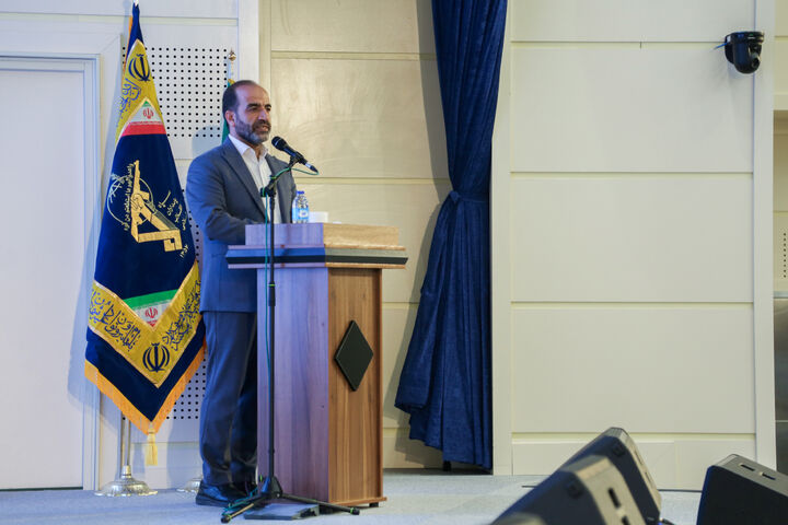 برگزاری آیین تکریم نیروی زمینی سپاه از معلمان در هفته کرامت برگزاری آیین تکریم نیروی زمینی سپاه از معلمان در هفته کرامت