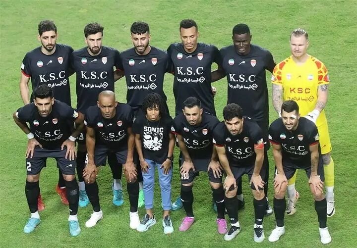 تغییر رنگ پیراهن فولاد مقابل استقلال با تصمیم داور تغییر رنگ پیراهن فولاد مقابل استقلال با تصمیم داور