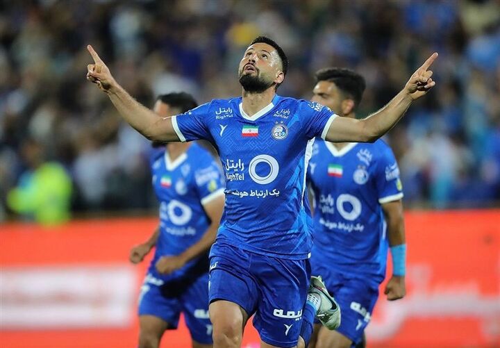 جشن قهرمانی استقلال در ورزشگاه خالی از تماشاگر جشن قهرمانی استقلال در ورزشگاه خالی از تماشاگر