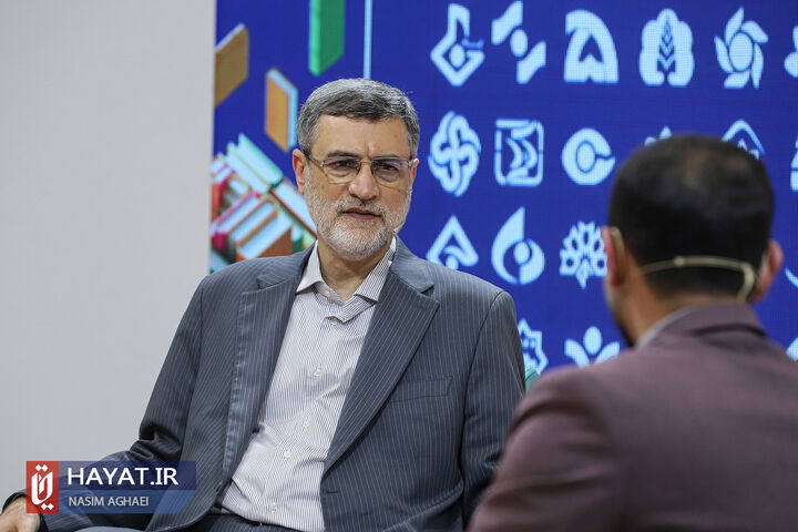 بازدید رئیس بنیاد شهید و امور ایثارگران از نمایشگاه کتاب تهران