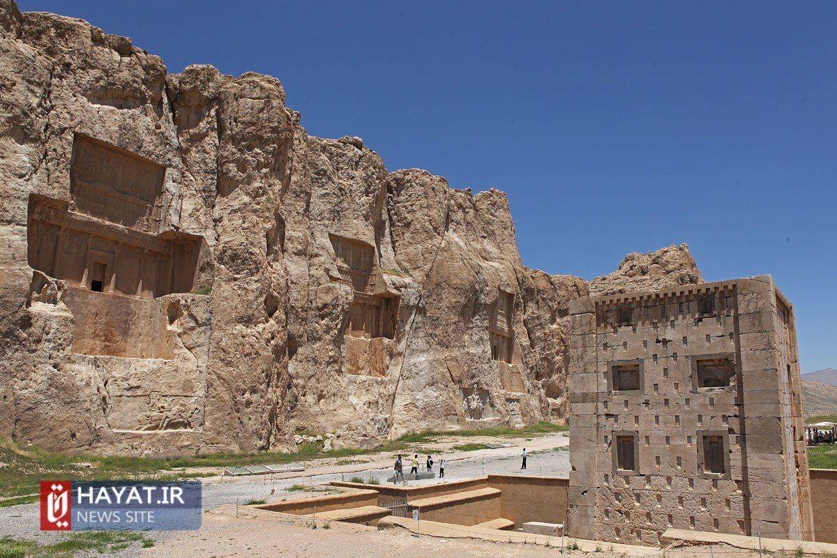 آسیب خطرناک به نقش رستم در اثر نشست زمین + عکس