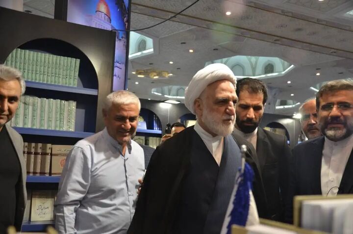 بازدید رئیس قوه قضائیه از نمایشگاه کتاب تهران بازدید رئیس قوه قضائیه از نمایشگاه کتاب تهران