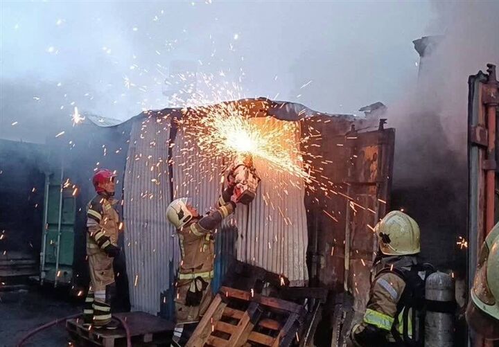 آتش سوزی در یک انبار کالا در جنوب تهران آتش سوزی در یک انبار کالا در جنوب تهران