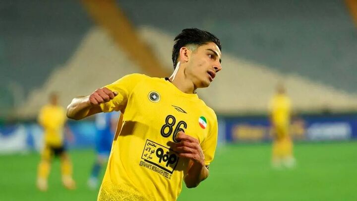 پدیده سپاهان در رادار ستاره سرخ؛ حسیننژاد قرمز میپوشد؟ پدیده سپاهان در رادار ستاره سرخ؛ حسیننژاد قرمز میپوشد؟