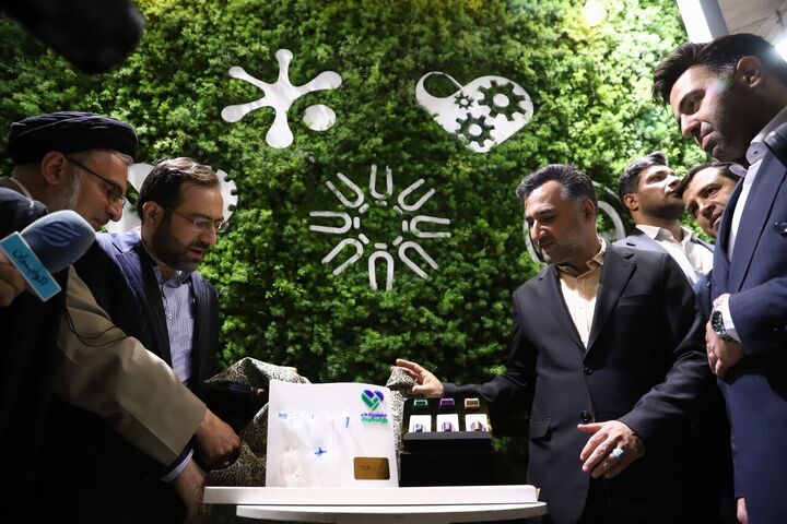 رونمایی از 16 محصول دانش بنیان در حوزه تجهیزات و اقلام مصرفی پزشکی + فیلم رونمایی از 16 محصول دانش بنیان در حوزه تجهیزات و اقلام مصرفی پزشکی + فیلم