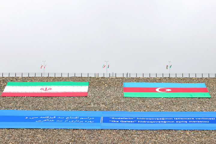 «سد قیز قلعه سی» با حضور روسای جمهور ایران و آذربایجان به بهربرداری رسید «سد قیز قلعه سی» با حضور روسای جمهور ایران و آذربایجان به بهربرداری رسید