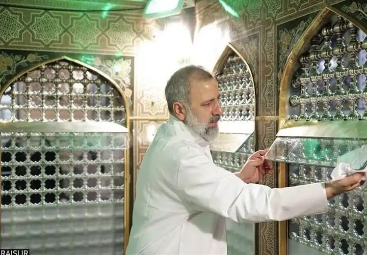 امروز نوبت کشیک خدمتی شهید رئیسی بود امروز نوبت کشیک خدمتی شهید رئیسی بود