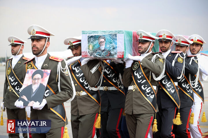 استقبال از پیکر رئیس جمهور شهید و همراهان در فرودگاه مهرآباد