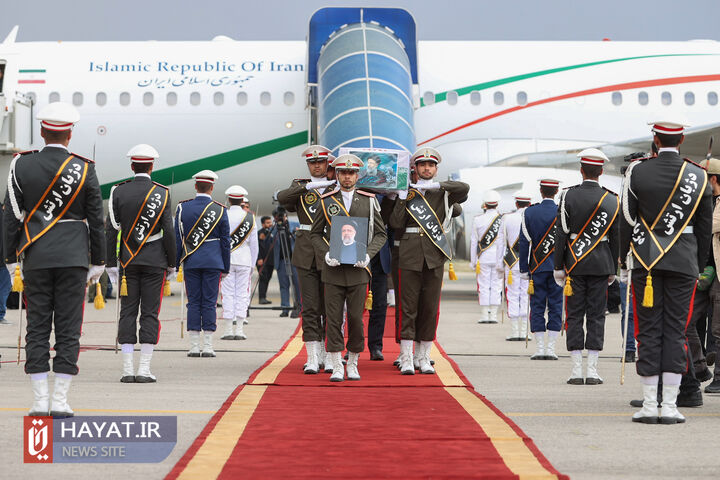 استقبال از پیکر رئیس جمهور شهید و همراهان در فرودگاه مهرآباد