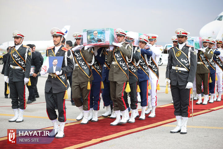 استقبال از پیکر رئیس جمهور شهید و همراهان در فرودگاه مهرآباد