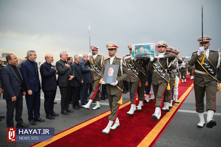 استقبال از پیکر رئیس جمهور شهید و همراهان در فرودگاه مهرآباد