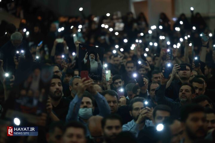 مراسم وداع شهروندان با رئیس‌جمهور شهید و همراهانش در مصلی