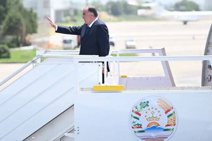 رئیس جمهوری تاجیکستان برای شرکت در مراسم وداع با همتای خود به ایران میآید رئیس جمهوری تاجیکستان برای شرکت در مراسم وداع با همتای خود به ایران میآید