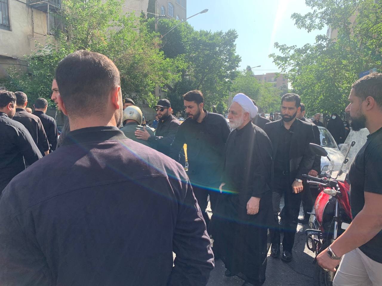 حضور شخصیتهای مختلف بین المللی و داخلی در مراسم تشییع شهدای خدمت