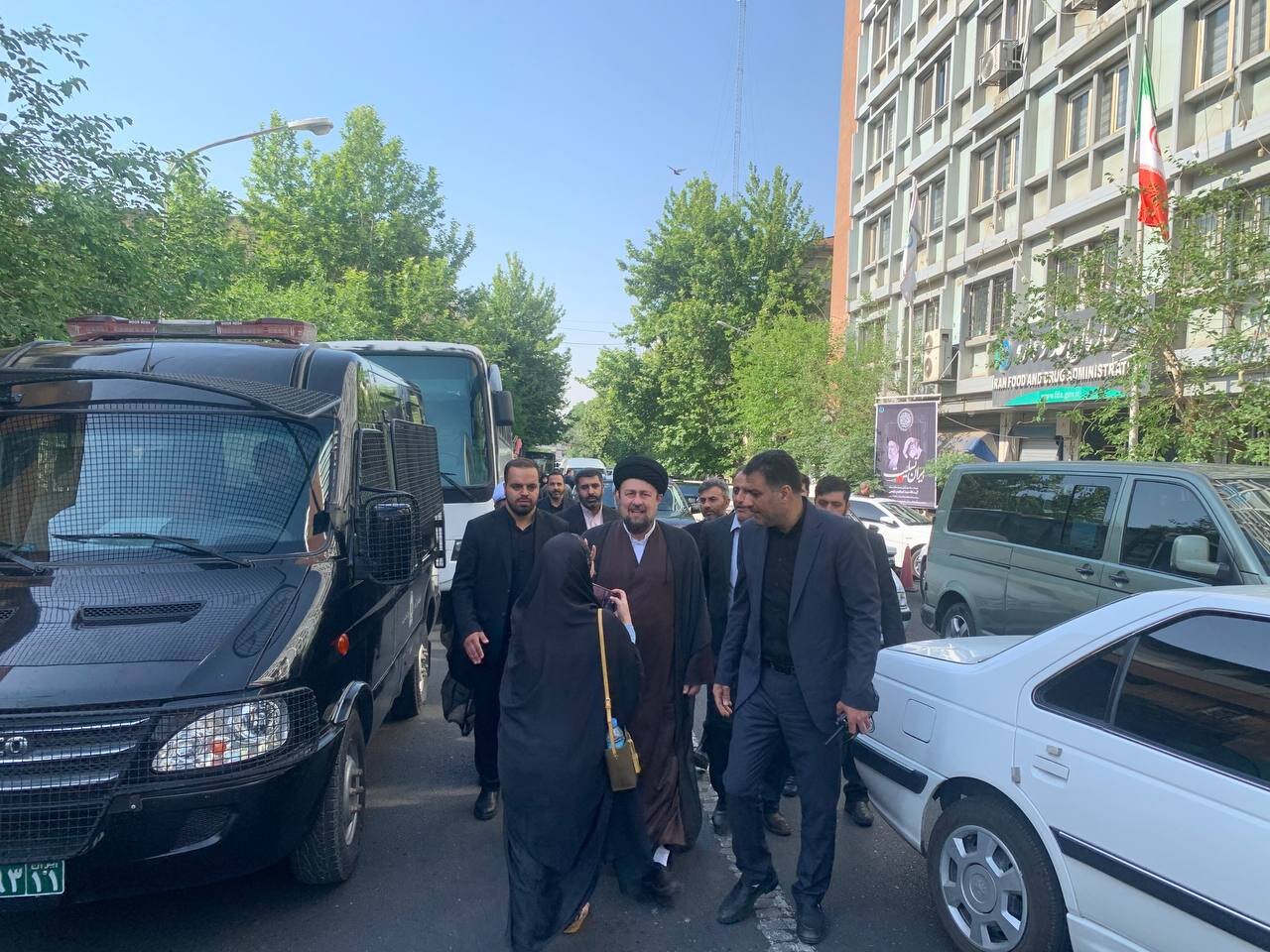 حضور شخصیتهای مختلف بین المللی و داخلی در مراسم تشییع شهدای خدمت