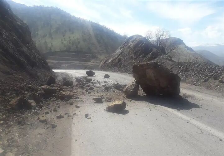 هشدار ریزش سنگ در کوهستان مازندران