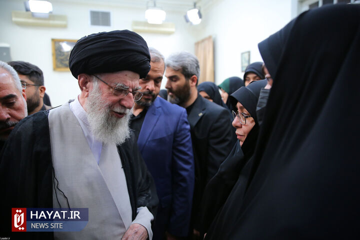 دیدار رهبر معظم انقلاب با خانوادههای شهدای خدمت