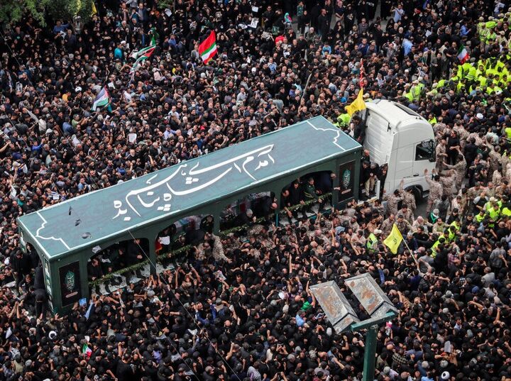 قدردانی بیت رئیس جمهور شهید از رهبر معظم انقلاب و ملت شهیدپرور ایران قدردانی بیت رئیس جمهور شهید از رهبر معظم انقلاب و ملت شهیدپرور ایران