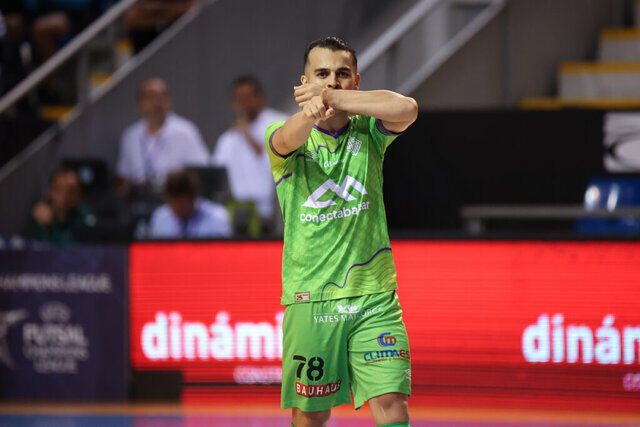 یک ایرانی بهترین بازیکن جوان فوتسال جهان شد یک ایرانی بهترین بازیکن جوان فوتسال جهان شد