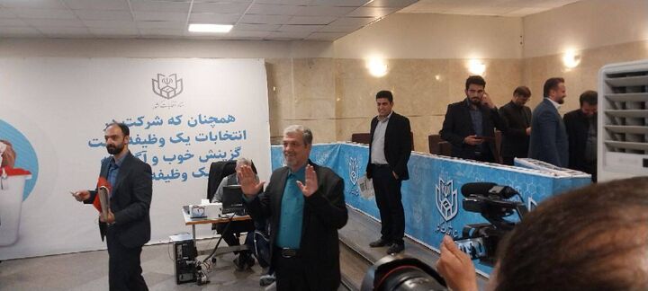 ثبت نام «مصطفی کواکبیان» در چهاردهمین دوره انتخابات ریاست جمهوری ثبت نام «مصطفی کواکبیان» در چهاردهمین دوره انتخابات ریاست جمهوری