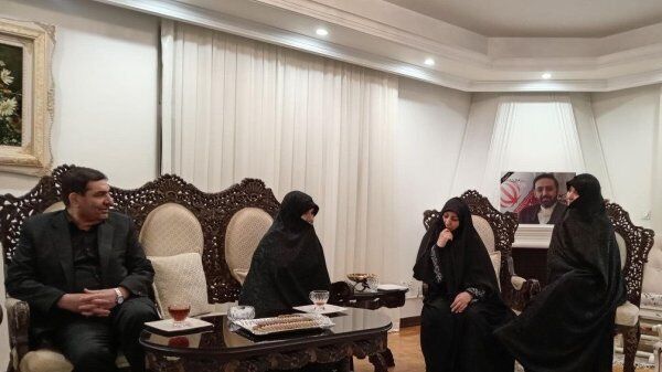 مخبر: عزت شهدای خدمت در دل مردم ایران همیشگی است مخبر: عزت شهدای خدمت در دل مردم ایران همیشگی است