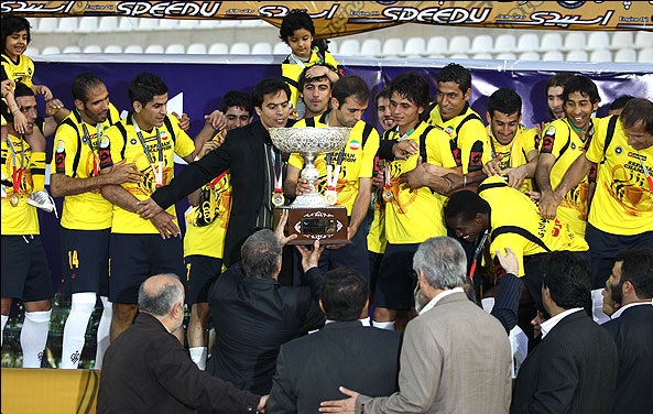 نهمین قهرمانی، پرسپولیسیها را دست نیافتنیتر کرد + عکس قهرمانان